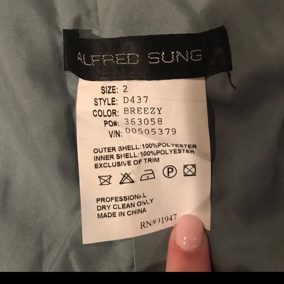 Alfred Sung. Sleeveless dress. Size 2 - Picture 4 of 5